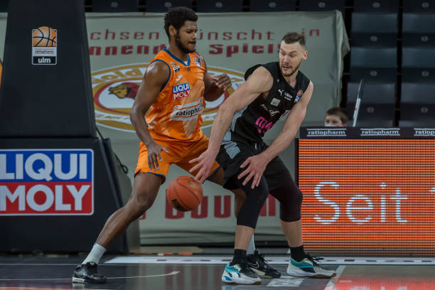 仁的对抗中 仁的对抗中